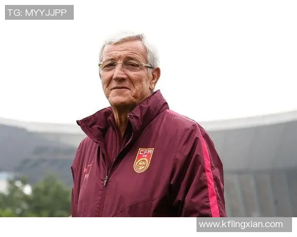 足球明星之子现场观赛展现父亲风采引发球迷热议