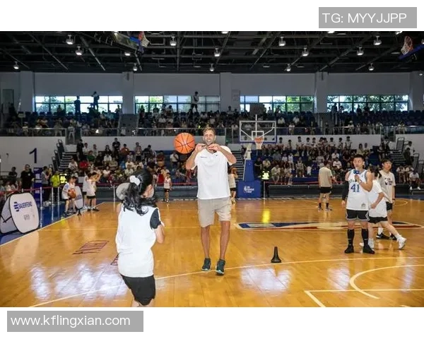 篮球明星12号是他在赛场上的传奇故事与辉煌成就的完美体现